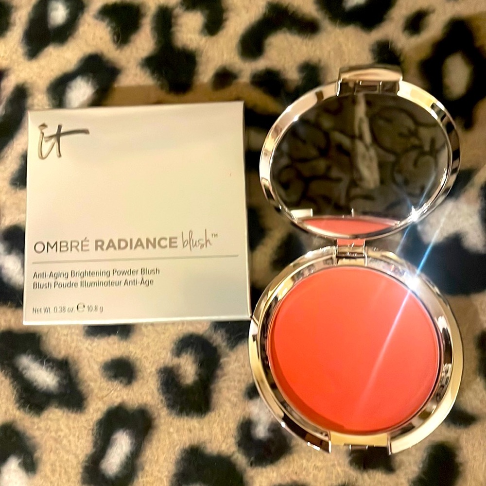 NIB It Cosmetics hombre blush.